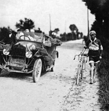 En 1914 se comenzó a utilizar la clasificación por tiempos en el Giro de Italia, un año después de que lo hiciera el Tour de Francia. Fue la última edición antes de la primera suspensión debido a la Primera Guerra Mundial.