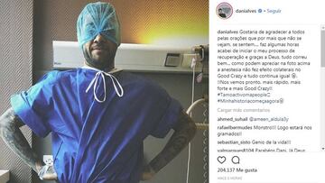 Dani Alves, operado con éxito de la lesión en la rodilla derecha