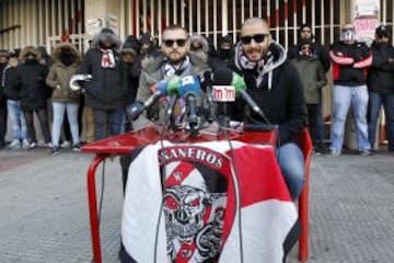 Rueda de prensa de "Los Bukaneros", aficionados ultras del Rayo Vallecano.