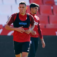 Lucas Boye, Arezo y Uzuni: ¿movimientos en la delantera?