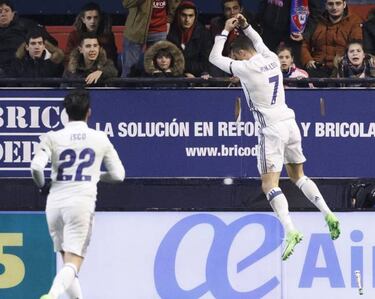How and where can I watch Real Madrid - Napoli? Times, TV, online