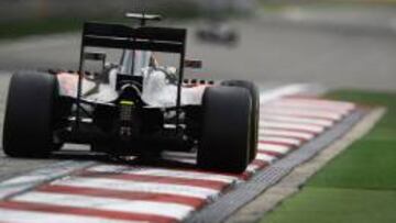 Fernando Alonso con el McLaren en China.