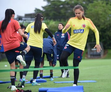 Colombia realiza trabajos de recuperación tras el debut