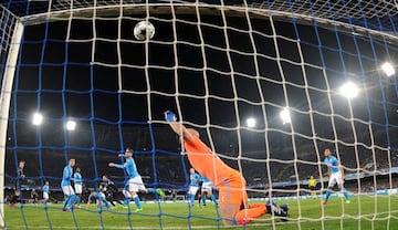 Sergio Ramos scores the 1-2 goal during the UEFA Champions League Round of 16 second leg match between SSC Napoli and Real Madrid CF at Stadio San Paolo on March 7, 2017 in Naples, Italy.