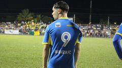 Pablo G&aacute;llego, delantero espa&ntilde;ol del Managua, antes de un encuentro de la liga nicaraguense de f&uacute;tbol.