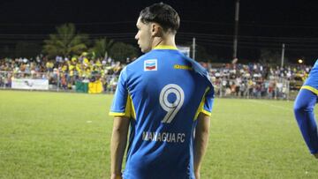 Pablo Gállego, delantero español del Managua, antes de un encuentro de la liga nicaraguense de fútbol.