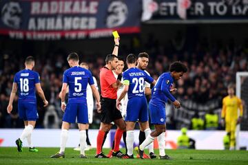 Chelsea eliminó desde los penales a Frankfurt tras empatar 1-1 (Global: 2-2) y se medirá en la final al Arsenal que hizo lo propio con Valencia.  