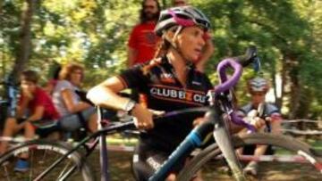 M&oacute;nica Carrascosa, en una carrera de ciclocross.
 