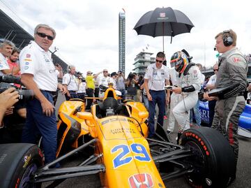 Fernando Alonso antes del comienzo de la carrera. 