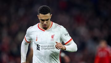 Nottingham (United Kingdom), 14/01/2025.- Trent Alexander-Arnold of Liverpool in action during the English Premier League match between Nottingham Forest and Liverpool FC, in Nottingham, Britain, 14 January 2025. (Reino Unido) EFE/EPA/ADAM VAUGHAN EDITORIAL USE ONLY. No use with unauthorized audio, video, data, fixture lists, club/league logos, 'live' services or NFTs. Online in-match use limited to 120 images, no video emulation. No use in betting, games or single club/league/player publications.