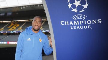 22/10/18 PREVIA PARTIDO CHAMPIONS LEAGUE 
 ESTADE DE SUISSE BERNA ENTRENAMIENTO
 YOUNG BOYS - VALENCIA 
 ENTREVISTA KONDOGBIA