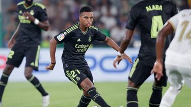 ELCHE, SPAIN - OCTOBER 19: Rodrygo Silva de Goes of Real Madrid during the La Liga Santander match between Elche v Real Madrid at the Estadio Manuel Martinez Valero on October 19, 2022 in Elche Spain (Photo by David S. Bustamante/Soccrates/Getty Images)