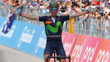 Spain's Alejandro Valverde of team Movistar celebrates as he crosses the finish line to win the 16th stage of the 99th Giro d'Italia, Tour of Italy, from Bressanone / Brixen to Andalo on May 24, 2016. / AFP PHOTO / VINCENZO PINTO