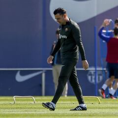 Xavi deja sin premio a la plantilla