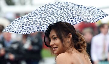 Glamour, partying & dressing up: the Grand National's other face