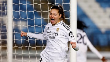 Soccer Football - Women's Champions League - Group B - Real Madrid v FC Twente - Estadio Alfredo Di Stefano, Madrid, Spain - November 13, 2024 Real Madrid's Signe Bruun celebrates their third goal scored by Real Madrid's Naomie Feller REUTERS/Susana Vera