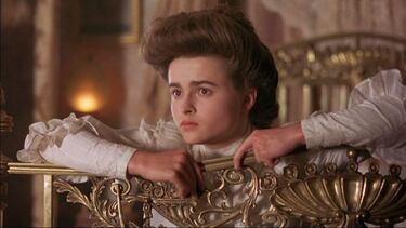 Qu fue de Helena Bonham Carter, la estrella de 'The Crown' que fue musa de Tim Burton