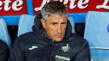 NAPLES, ITALY - DECEMBER 17: Head Coach Quique Setien of Villarreal CF looks on prior to the Friendly match between SSC Napoli vs Villarreal CF on December 17, 2022 in Naples, Italy. (Photo by Matteo Ciambelli/DeFodi Images via Getty Images)