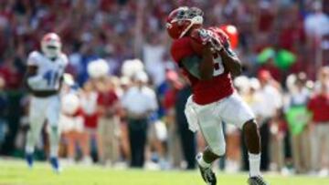 Amari Cooper con una recepci&oacute;n con Alabama frente a Florida.