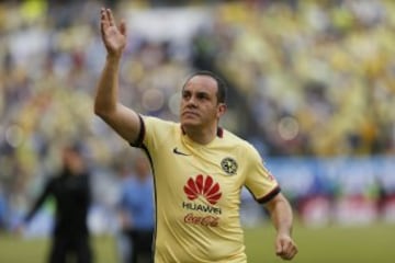 Otro de los jugadores con sobrepeso, el legendario Cuauhtémoc Blanco, quien ahora ha cuidado su imagen más que cuando era futbolista