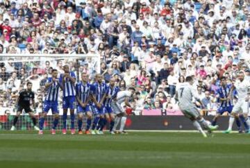 Lanzamiento de falta de Cristiano Ronaldo. 