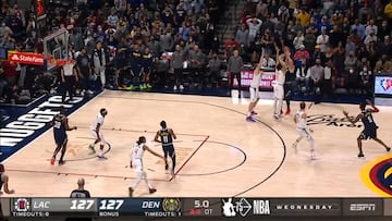 127-127, 5" para el final de la prórroga y le hacen un dos contra uno ahí: lo que sucede sólo lo puede hacer Jokic
