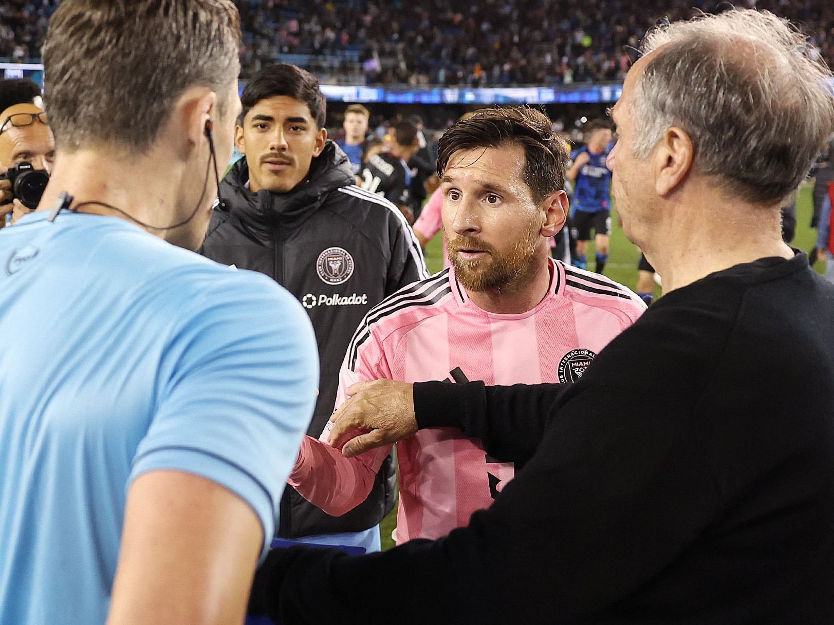 Messi se desespera en San Jos