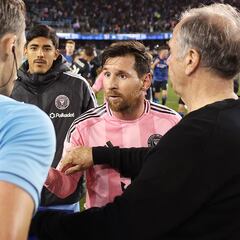 Bruce Arena salva a Messi de la expulsión: “Quería asegurarme que no recibiera una tarjeta roja”