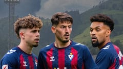 El Eibar oficializa las salidas de Soriano, Vencedor y Konrad