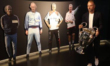 Hansi Flick entrega 'La Orejona' al Museo del Bayern