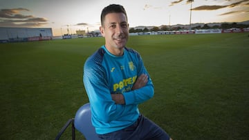 Daniele Bonera posa para AS en la Ciudad Deportiva del Villarreal.