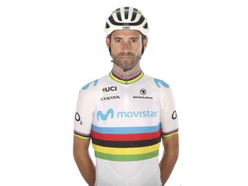 El campeón del mundo de Movistar Team lucirá en el Giro de Lombardía una nueva bicicleta Canyon y numerosos elementos a juego con la prenda conquistada hace unos días en Innsbruck.