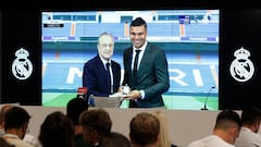 Imagen de la despedida de Casemiro del Real Madrid, junto al presidente Florentino Pérez.