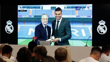 Imagen de la despedida de Casemiro del Real Madrid, junto al presidente Florentino Pérez.