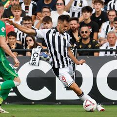 De Miguel, galardonado como mejor jugador del Grupo II de 1 RFEF