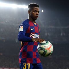 Dudas en la recuperación de Fati: se reabre la opción quirófano