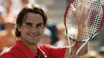 <b>ADELANTE.</b> El tenista suizo Roger Federer se impuso hoy al checo Radek Stepanek por 6-3, 6-3 y 6-2 en tercera ronda del Abierto de Estados Unidos, cuarto ''Grand Slam'' de la temporada, clasificándose para los octavos de final, en los que no estará Nicolás Almagro que cayó ante el luxemburgués Muller.