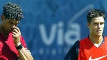 <b>BUSCA MINUTOS. </B>Rijkaard busca que sus jóvenes canteranos se fogueen.