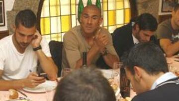 La plantilla, ayer de cena.