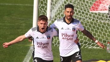 Futbol, Universidad de Chile vs Colo Colo.
Fecha 20, campeonato Nacional 2022.
El jugador de Colo Colo Juan Martin Lucero, derecha, celebra junto a Leonardo Gil su gol contra Universidad de Chile durante el partido por la primera division disputado en el estadio Fiscal de Talca.
Talca, Chile.
31/07/2022
Jose Robles/Photosport
Football, Universidad de Chile vs Colo Colo.
20th date, 2022 National Championship.
Colo Colo’s player Juan Martin Lucero, derecha, celebrates with Leonardo Gil his goal against Universidad de Chile during the first division match held at Fiscal de Talca stadium.
Talca, Chile.
07/31/2022
Jose Robles/Photosport