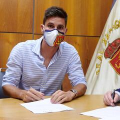 Oficial: Adrián González, al Real Zaragoza