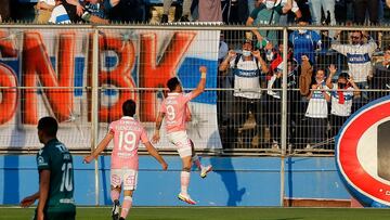 Futbol, Universidad Catolica vs Santiago Wanderers.
 Fecha 27, campeonato nacional 2021.
 El jugador de Universidad Catolica Fernando Zampedri, derecha, celebra su gol contra Santiago Wanderers durante el partido de primera division realizado en el estadi