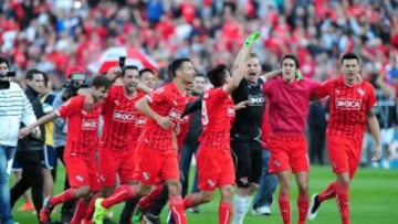 Independiente de Avellaneda es el equipo más ganador del certamen con siete títulos (1964, 1965, 1972, 1973, 1974, 1975 y 1984). En 2011 fue la última aparición de los Diablos Rojos en la Copa Libertadores.