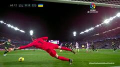 Courtois emuló la parada más famosa a Pelé en una de las intervenciones de LaLiga: brutal