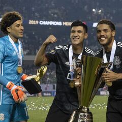 Jona dos Santos a Ochoa: ''Dile a Solari que me traiga, hermano''