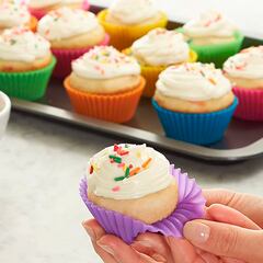 Estos moldes de silicona para magdalenas no necesitan aceite y tienen 73.000 valoraciones
