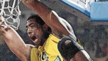 <b>PODEROSO SALTO. </b>Massey destaca por sus condiciones atléticas.