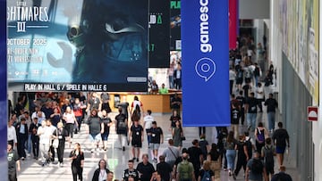A general view shows people walking at Gamescom 2025, a computer and video game industry event, in Cologne, Germany August 20, 2025. REUTERS/Leon Kuegeler