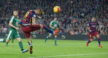 Pase de gol de Sandro a Luis Suárez 