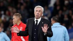 Soccer Football - LaLiga - Real Madrid v Cadiz - Santiago Bernabeu, Madrid, Spain - November 10, 2022 Real Madrid coach Carlo Ancelotti reacts REUTERS/Violeta Santos Moura